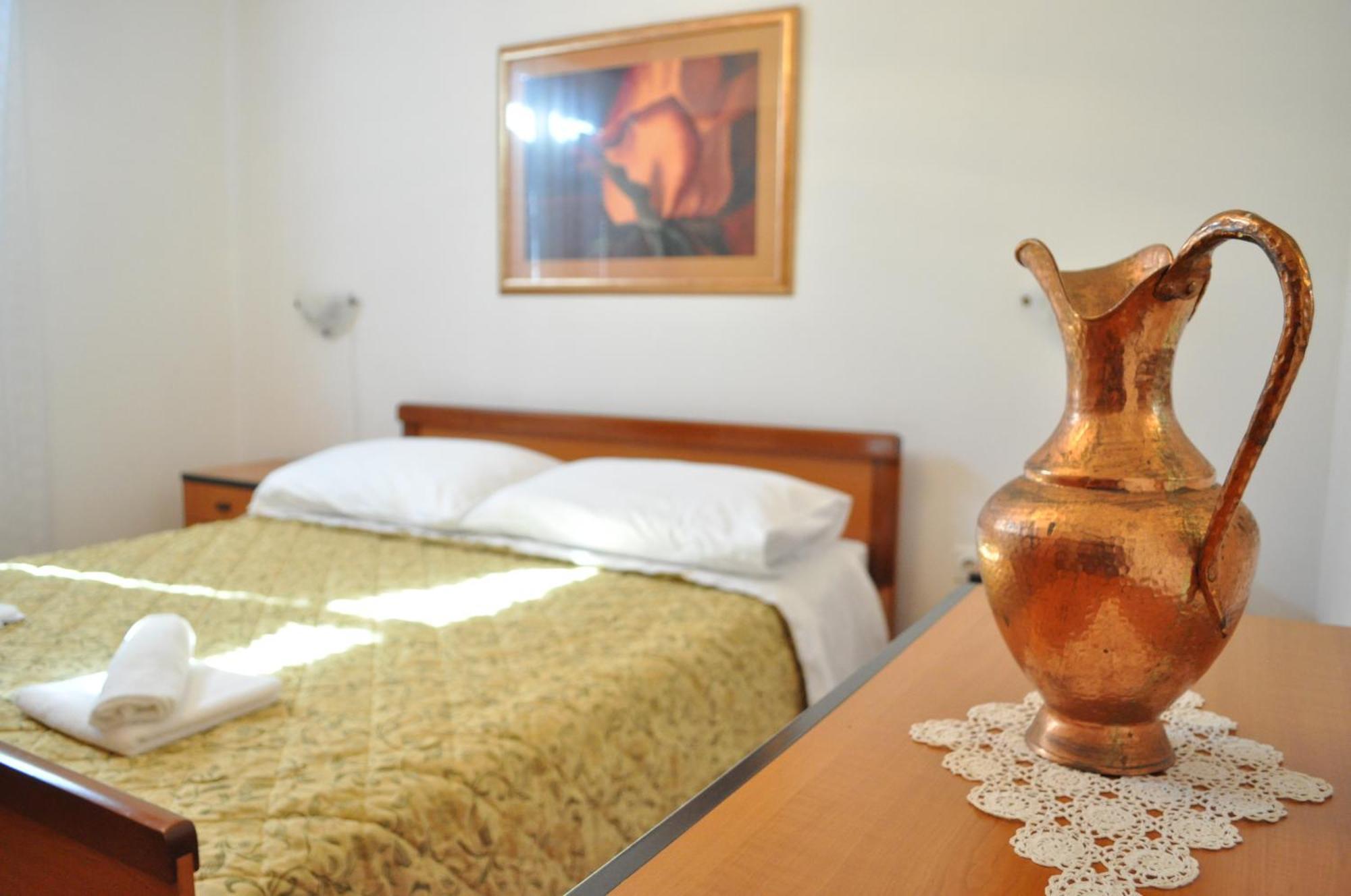 Apartman Ostrea *** Bale Exterior foto